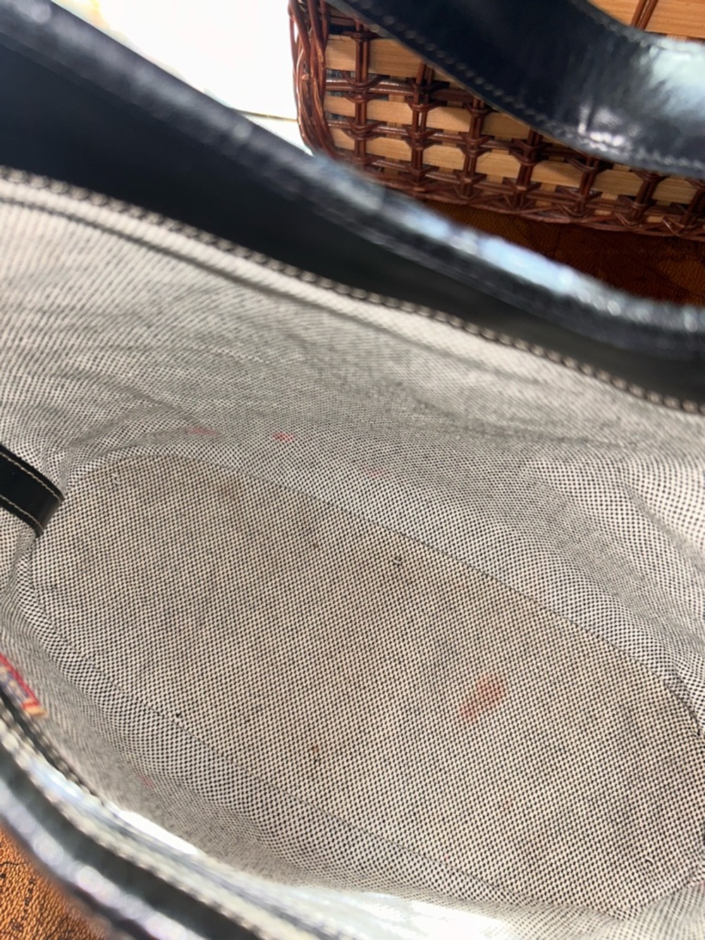 Dooney & Bourke Vintage HoBo
Shoulder Bag Black CrocEmbossed - Silver Turnlock - Picture 13 of 16